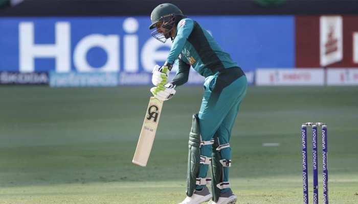 INDvsPAK : टीम इंडिया के खिलाफ एशिया कप में 2 शतक जड़ चुके शोएब मलिक फिर बने खतरा INDvsPAK : टीम इंडिया के खिलाफ एशिया कप में 2 शतक जड़ चुके शोएब मलिक फिर बने खतरा