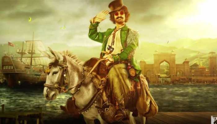 खत्म हुआ इंतजार, आ गया 'ठग्स ऑफ हिंदोस्तान' के आमिर खान का Look खत्म हुआ इंतजार, आ गया 'ठग्स ऑफ हिंदोस्तान' के आमिर खान का Look
