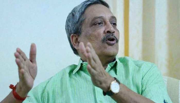 बीमारी में भी काम कर रहे हैं मनोहर पर्रिकर, इस कारण दो मंत्रियों को किया कैबिनेट से बाहर बीमारी में भी काम कर रहे हैं मनोहर पर्रिकर, इस कारण दो मंत्रियों को किया कैबिनेट से बाहर