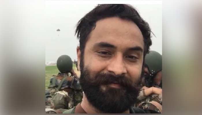 जम्मू-कश्मीरः घुसपैठ विरोधी अभियान में शहीद जवान को सेना ने अर्पित की श्रद्धांजलि जम्मू-कश्मीरः घुसपैठ विरोधी अभियान में शहीद जवान को सेना ने अर्पित की श्रद्धांजलि