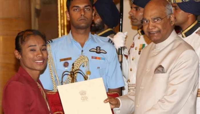 18 साल की उम्र में ‘अर्जुन अवॉर्ड’ जीतने वाली हिमा ने कहा- मैं ‘टाइमिंग’ के लिए दौड़ती हूं, पदक के लिए नहीं 18 साल की उम्र में ‘अर्जुन अवॉर्ड’ जीतने वाली हिमा ने कहा- मैं ‘टाइमिंग’ के लिए दौड़ती हूं, पदक के लिए नहीं