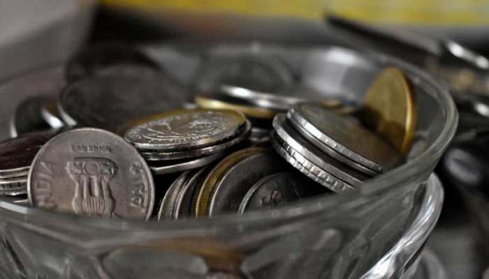 डॉलर के मुकाबले रुपये में आई मजबूती, फेडरल रिजर्व की बैठक पर हैं निगाहें डॉलर के मुकाबले रुपये में आई मजबूती, फेडरल रिजर्व की बैठक पर हैं निगाहें