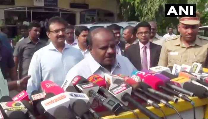 CM कुमारस्वामी ने दिखाया कॉन्फिडेंस, कहा- '5 साल चलाऊंगा सरकार' CM कुमारस्वामी ने दिखाया कॉन्फिडेंस, कहा- '5 साल चलाऊंगा सरकार'
