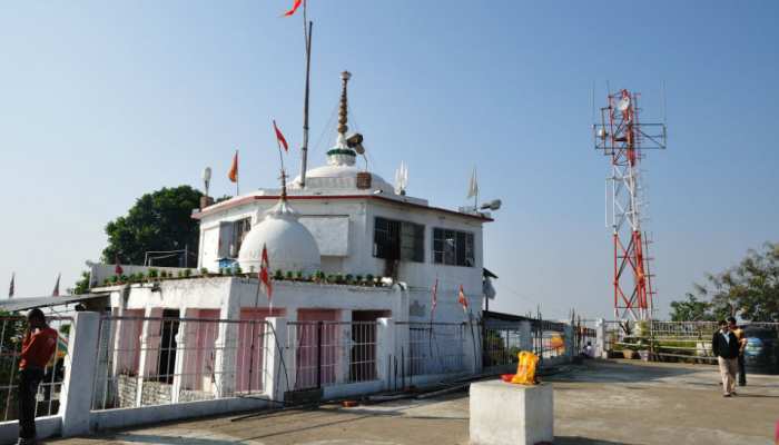 रांची: गल गए पहाड़ी मंदिर में दान किए गए पैसे, पुजारियों को नहीं दिया गया वेतन रांची: गल गए पहाड़ी मंदिर में दान किए गए पैसे, पुजारियों को नहीं दिया गया वेतन