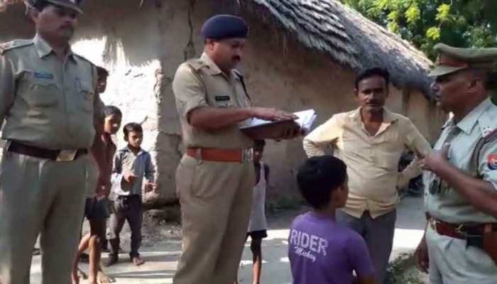 अमेठी: पारिवारिक कलह में पति की पीट-पीट कर हत्या, पत्नी फरार अमेठी: पारिवारिक कलह में पति की पीट-पीट कर हत्या, पत्नी फरार