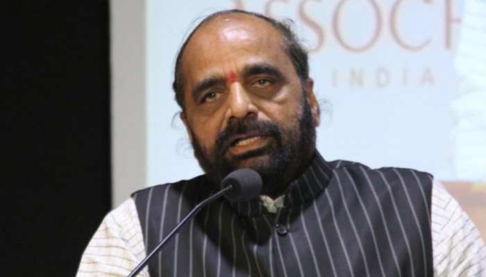 भीमा-कोरेगांव मामला: केंद्रीय मंत्री हंसराज अहीर ने कहा, 'सही काम कर रही है महाराष्ट्र पुलिस' भीमा-कोरेगांव मामला: केंद्रीय मंत्री हंसराज अहीर ने कहा, 'सही काम कर रही है महाराष्ट्र पुलिस'
