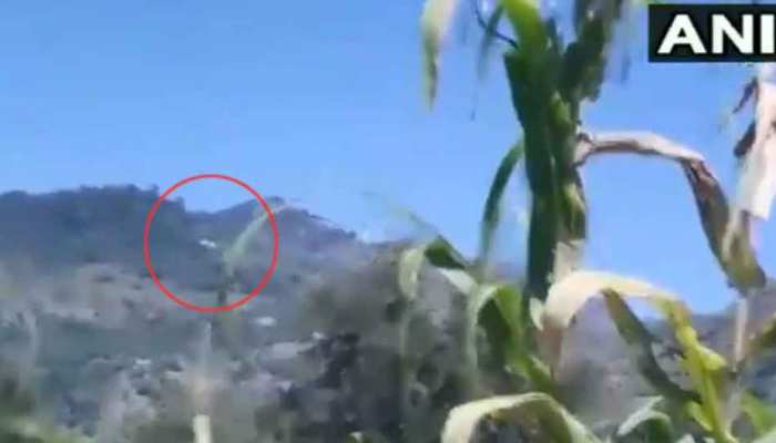 LoC पार करके भारत में घुसा पाकिस्तानी सेना का हेलीकॉप्टर, भारतीय जवानों ने खदेड़ा | देखें VIDEO LoC पार करके भारत में घुसा पाकिस्तानी सेना का हेलीकॉप्टर, भारतीय जवानों ने खदेड़ा | देखें VIDEO