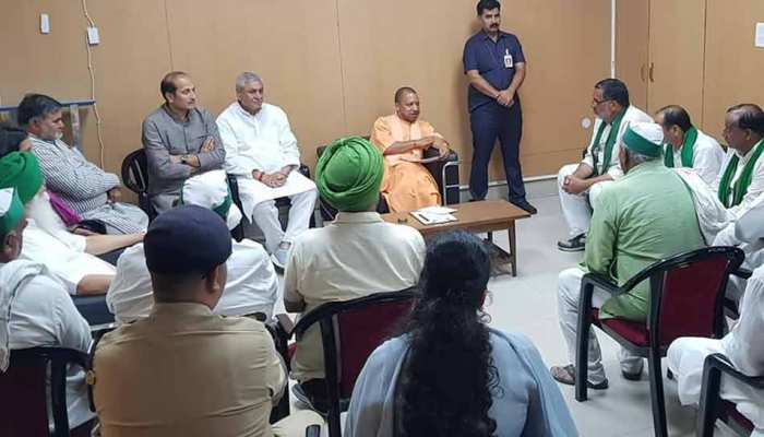 उत्तर प्रदेशः किसानों और मुख्यमंत्री के बीच बातचीत विफल, दिल्ली रवाना हुआ प्रतिनिधिमंडल उत्तर प्रदेशः किसानों और मुख्यमंत्री के बीच बातचीत विफल, दिल्ली रवाना हुआ प्रतिनिधिमंडल