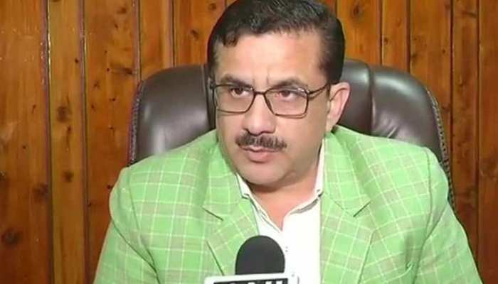 वसीम रिजवी ने ओवैसी और मुस्लिम पर्सनल लॉ बोर्ड को बताया 'बिना मूंछ का रावण' वसीम रिजवी ने ओवैसी और मुस्लिम पर्सनल लॉ बोर्ड को बताया 'बिना मूंछ का रावण'