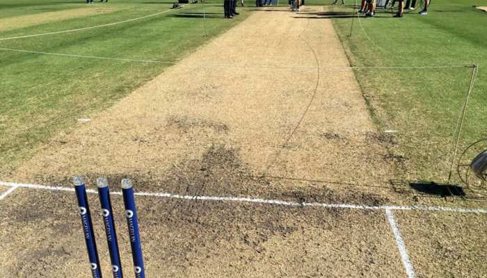 INDvsWI: राजकोट टेस्ट शुरू होने से पहले पिच को लेकर हुआ विवाद INDvsWI: राजकोट टेस्ट शुरू होने से पहले पिच को लेकर हुआ विवाद