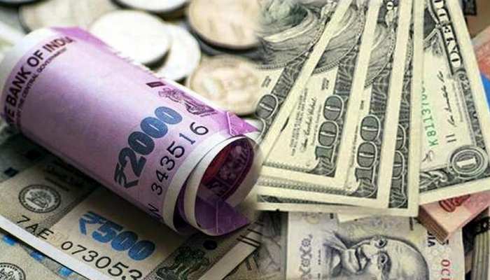 पहली बार रुपया 73/$ के पार, जानिए ये गिरावट कैसे आपके लिए है बड़ा 'खतरा' पहली बार रुपया 73/$ के पार, जानिए ये गिरावट कैसे आपके लिए है बड़ा 'खतरा'