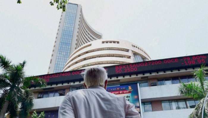 सरकारी कंपनियों में निवेशकों के जले हाथ, 2018 में अब तक 4 लाख करोड़ का नुकसान सरकारी कंपनियों में निवेशकों के जले हाथ, 2018 में अब तक 4 लाख करोड़ का नुकसान