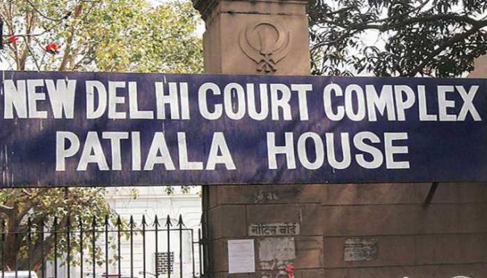5,000 करोड़ का बैंक घोटाला : कांग्रेसी नेता को पैसे पहुंचाने के आरोप में रंजीत मलिक के खिलाफ वारंट जारी 5,000 करोड़ का बैंक घोटाला : कांग्रेसी नेता को पैसे पहुंचाने के आरोप में रंजीत मलिक के खिलाफ वारंट जारी