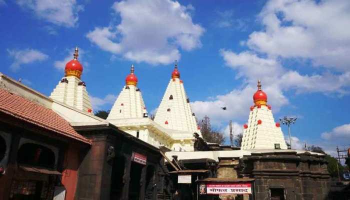 कोल्हापुर के महालक्ष्मी मंदिर में छोटे कपड़े पहन कर जाने पर रोक कोल्हापुर के महालक्ष्मी मंदिर में छोटे कपड़े पहन कर जाने पर रोक