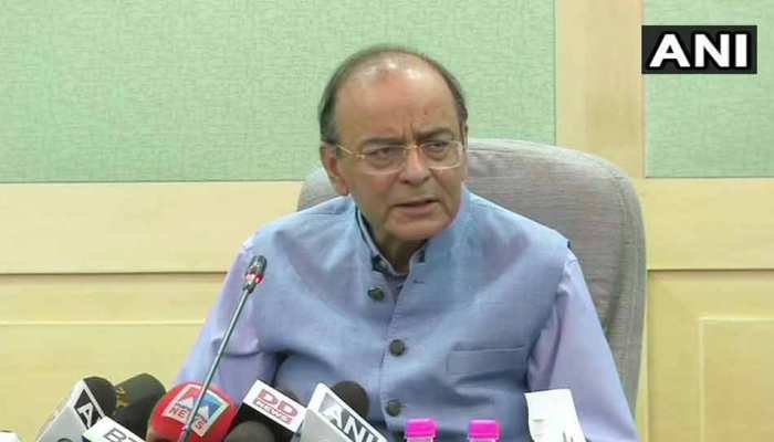 2.50 रुपये प्रति लीटर सस्ता होगा पेट्रोल-डीजल, वित्त मंत्री अरुण जेटली ने किया ऐलान 2.50 रुपये प्रति लीटर सस्ता होगा पेट्रोल-डीजल, वित्त मंत्री अरुण जेटली ने किया ऐलान