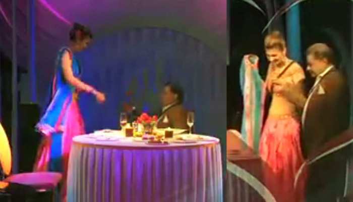 Video: अपने घुटनों पर बैठ अनूप जलोटा, जसलीन को कहेंगे I Love You, आज होगी रोमांटिक डेट Video: अपने घुटनों पर बैठ अनूप जलोटा, जसलीन को कहेंगे I Love You, आज होगी रोमांटिक डेट