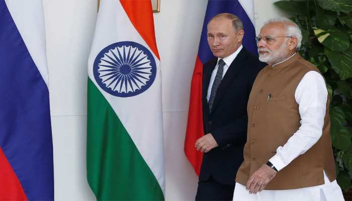 पीएम मोदी ने रूस को भारत में रक्षा औद्योगिक पार्क स्थापित करने का दिया न्योता पीएम मोदी ने रूस को भारत में रक्षा औद्योगिक पार्क स्थापित करने का दिया न्योता