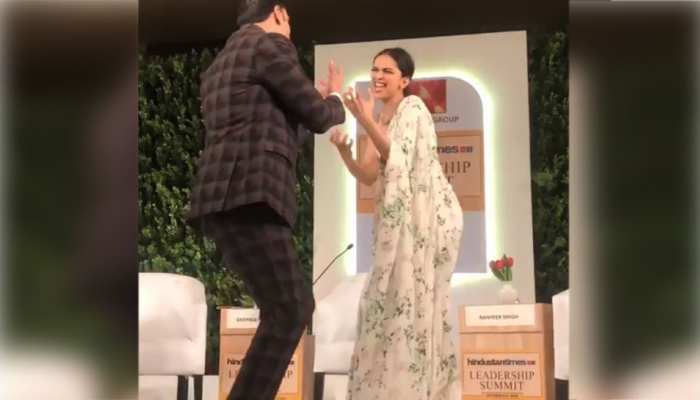 'खलीबली' पर डांस करके दीपिका पादुकोण बनी खिलजी, रणवीर सिंह को छोड़ा पीछे, देखें VIDEO 'खलीबली' पर डांस करके दीपिका पादुकोण बनी खिलजी, रणवीर सिंह को छोड़ा पीछे, देखें VIDEO