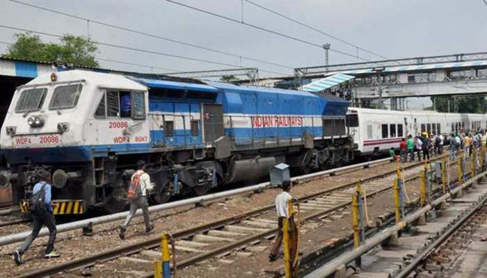 Indain Railways इस शहर में लगा रहा है कोच फैक्ट्री, 10 हजार से अधिक युवाओं को मिलेगा रोजगार Indain Railways इस शहर में लगा रहा है कोच फैक्ट्री, 10 हजार से अधिक युवाओं को मिलेगा रोजगार