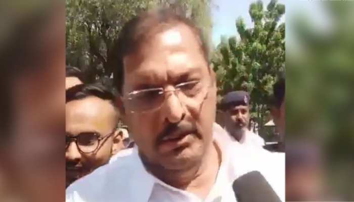 गुस्से में नाना, मीडिया से की बद्सलूकी, देखिए VIDEO गुस्से में नाना, मीडिया से की बद्सलूकी, देखिए VIDEO