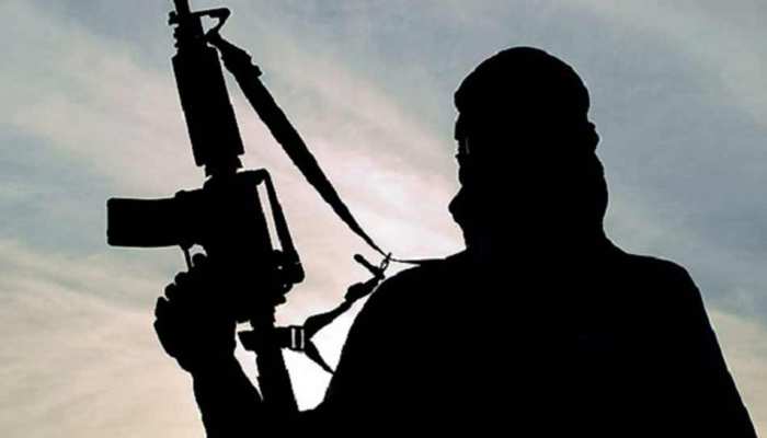 कश्मीर घाटी में 300 आतंकवादी सक्रिय, 250 से अधिक भारत में घुसपैठ की फिराक में : सेना कश्मीर घाटी में 300 आतंकवादी सक्रिय, 250 से अधिक भारत में घुसपैठ की फिराक में : सेना