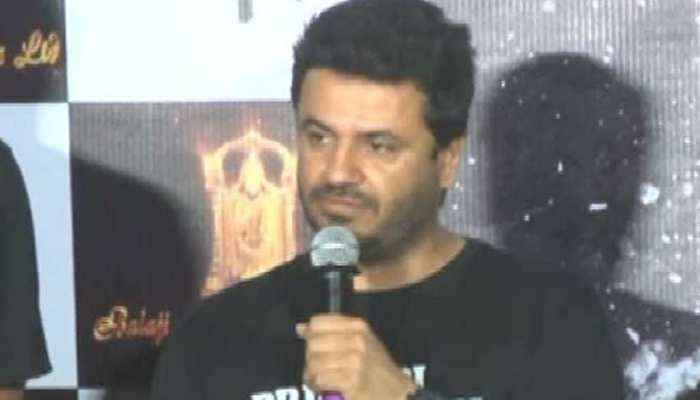 #MeToo: महिला क्रू मेंबर ने 'क्वीन' फिल्म के डायरेक्टर पर लगाया यौन उत्पीड़न का आरोप #MeToo: महिला क्रू मेंबर ने 'क्वीन' फिल्म के डायरेक्टर पर लगाया यौन उत्पीड़न का आरोप