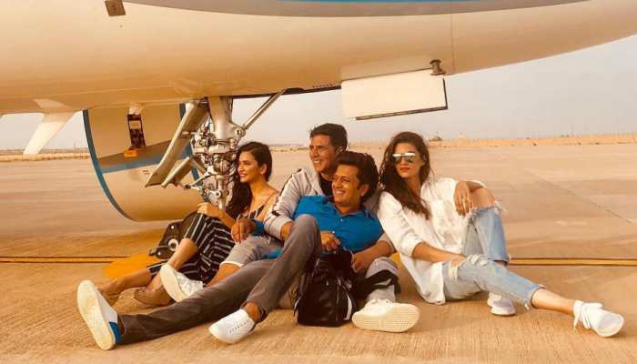 'हाउसफुल 4' की टीम ने इस अंदाज में कहा, 'बाय बाय जैसलमेर' 'हाउसफुल 4' की टीम ने इस अंदाज में कहा, 'बाय बाय जैसलमेर'