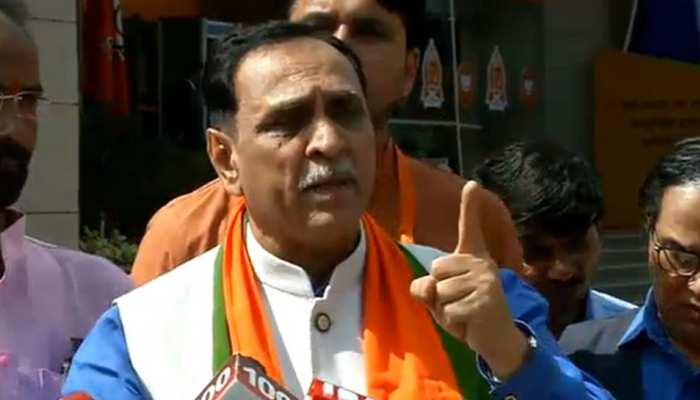 गुजरात सरकार ने हिंदी भाषी प्रवासियों से लौटने की अपील की, हमलों को लेकर 431 गिरफ्तार गुजरात सरकार ने हिंदी भाषी प्रवासियों से लौटने की अपील की, हमलों को लेकर 431 गिरफ्तार