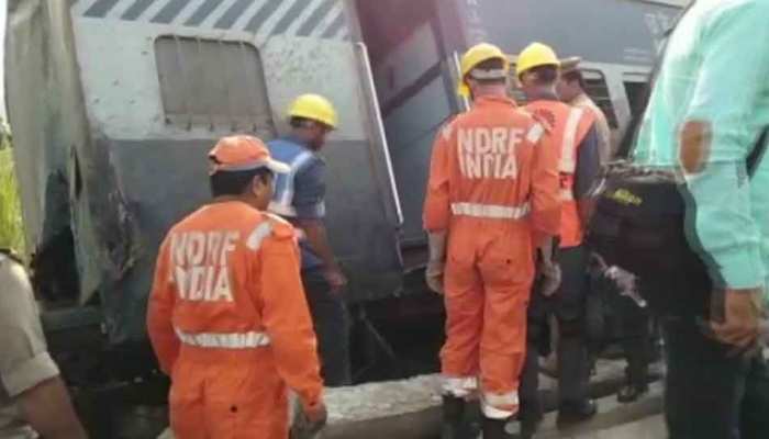 रायबरेली ट्रेन हादसा: ड्रोन कैमरों से हो रही है निगरानी, मृतकों के परिजनों को केंद्र सरकार देगी 5 लाख रुपये रायबरेली ट्रेन हादसा: ड्रोन कैमरों से हो रही है निगरानी, मृतकों के परिजनों को केंद्र सरकार देगी 5 लाख रुपये