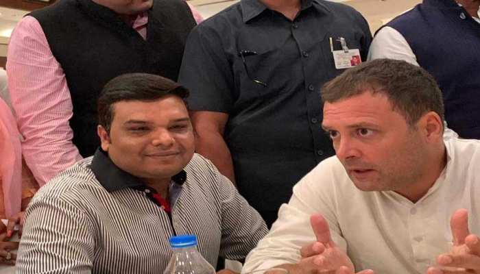 राजस्थान विधानसभा चुनाव 2018: युवा उद्यमियों से बोले राहुल गांधी, 'परिवार पर हमलों से हुआ मजबूत' राजस्थान विधानसभा चुनाव 2018: युवा उद्यमियों से बोले राहुल गांधी, 'परिवार पर हमलों से हुआ मजबूत'