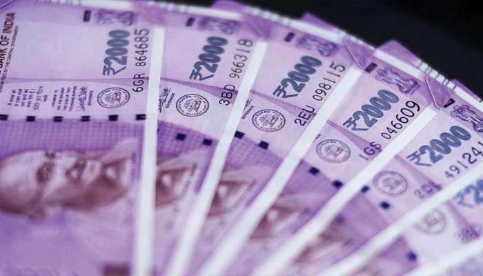 छह दिनों से रुपये में आती गिरावट पर लगा लगाम, डॉलर के मुकाबले 18 पैसे हुआ मजबूत छह दिनों से रुपये में आती गिरावट पर लगा लगाम, डॉलर के मुकाबले 18 पैसे हुआ मजबूत