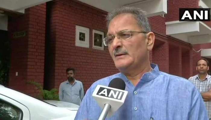 जम्मू-कश्मीर के पूर्व डिप्टी सीएम बोले, 'मनन वानी की सैन्य बलों द्वारा हत्या है सराहनीय' जम्मू-कश्मीर के पूर्व डिप्टी सीएम बोले, 'मनन वानी की सैन्य बलों द्वारा हत्या है सराहनीय'