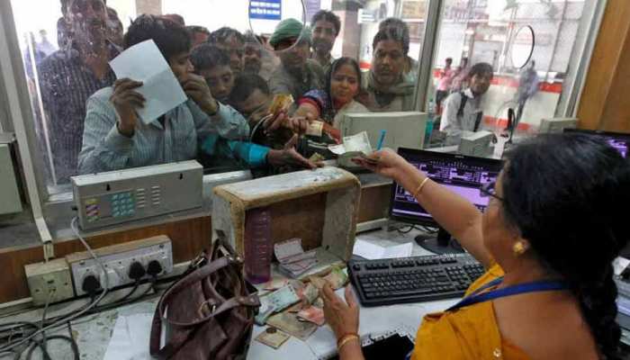 अनारक्षित रेल टिकट खरीदना होगा आसान, काउंटर पर लाइन में खड़े रहने का झंझट होगा दूर अनारक्षित रेल टिकट खरीदना होगा आसान, काउंटर पर लाइन में खड़े रहने का झंझट होगा दूर