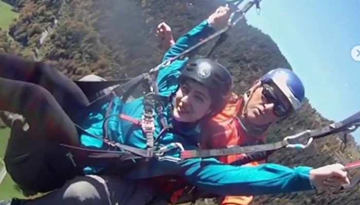 सारा अली खान को स्विट्जरलैंड में एडवेंचर करते हुए आई किसकी याद, देखिए VIDEO सारा अली खान को स्विट्जरलैंड में एडवेंचर करते हुए आई किसकी याद, देखिए VIDEO