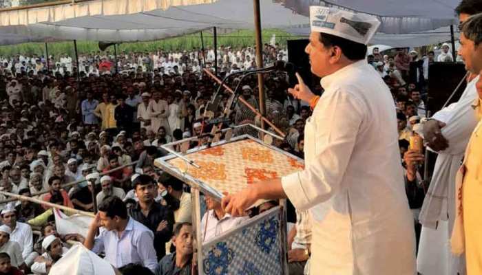 यूपी में 4 राज्य बनाने की मांग को लेकर AAP चला रहा है हस्ताक्षर अभियान यूपी में 4 राज्य बनाने की मांग को लेकर AAP चला रहा है हस्ताक्षर अभियान