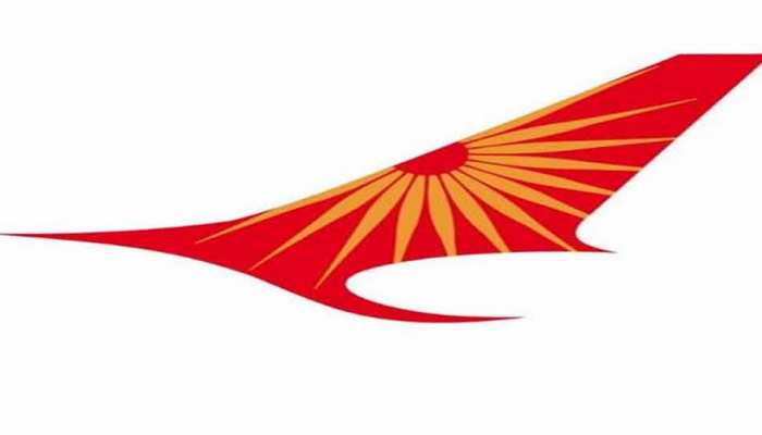 एयर इंडिया की चालक दल की सदस्य विमान से गिरीं, गंभीर रूप से घायल एयर इंडिया की चालक दल की सदस्य विमान से गिरीं, गंभीर रूप से घायल