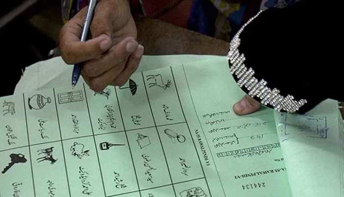 पाकिस्तान उपचुनाव : नवाज शरीफ की PML-N की स्थिति में सुधार, PTI को इन सीटों पर मिली जीत पाकिस्तान उपचुनाव : नवाज शरीफ की PML-N की स्थिति में सुधार, PTI को इन सीटों पर मिली जीत
