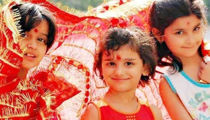 नवरात्र 2018: कन्या पूजन में बच्चों को दें मनपसंद गिफ्ट्स, फैशन के साथ ट्रेंड भी नवरात्र 2018: कन्या पूजन में बच्चों को दें मनपसंद गिफ्ट्स, फैशन के साथ ट्रेंड भी