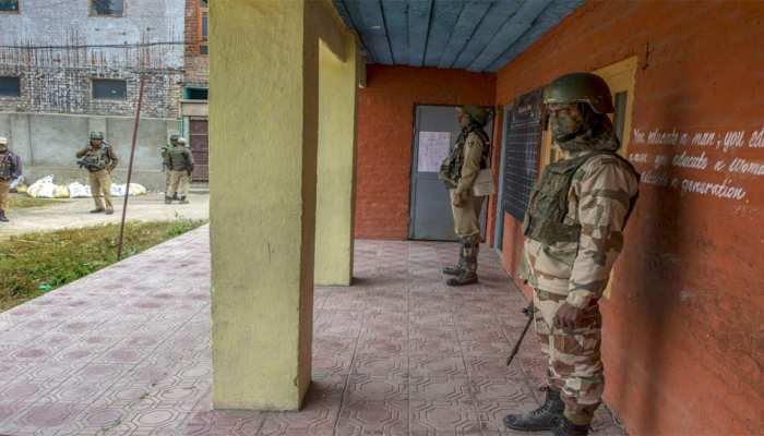 स्थानीय निकाय चुनाव : श्रीनगर के सौरा वार्ड में नहीं पड़ा एक भी वोट स्थानीय निकाय चुनाव : श्रीनगर के सौरा वार्ड में नहीं पड़ा एक भी वोट