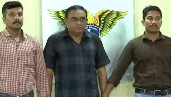पुलिस के हत्थे चढ़ा कार चोर डॉक्टर, दो साल में 250 से ज्यादा गाड़ियां चुराई पुलिस के हत्थे चढ़ा कार चोर डॉक्टर, दो साल में 250 से ज्यादा गाड़ियां चुराई