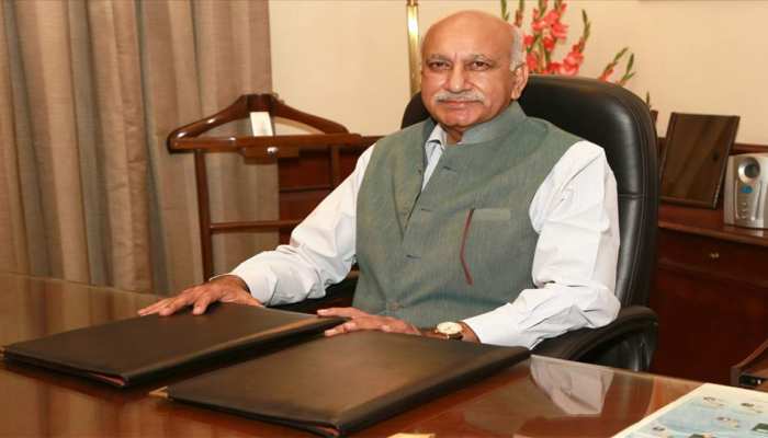 एमजे अकबर मामले की सुनवाई देखने बड़ी संख्या में पत्रकार, वकील, दर्शक अदालत पहुंचे एमजे अकबर मामले की सुनवाई देखने बड़ी संख्या में पत्रकार, वकील, दर्शक अदालत पहुंचे