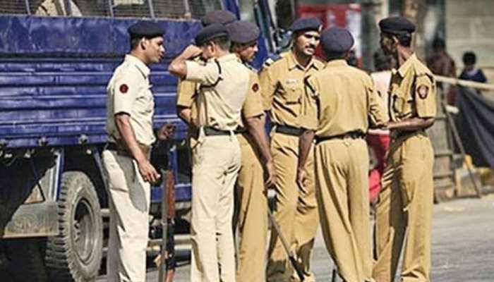 अलवर: पार्किंग मालिक और अस्पताल प्रशासन बीच पथराव, मामला दर्ज अलवर: पार्किंग मालिक और अस्पताल प्रशासन बीच पथराव, मामला दर्ज