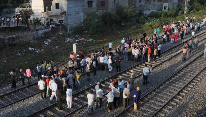 रेल हादसे में अब नया खुलासा; पुलिस ने ही दी थी रावण दहन की मंजूरी, ये रहा सबूत रेल हादसे में अब नया खुलासा; पुलिस ने ही दी थी रावण दहन की मंजूरी, ये रहा सबूत