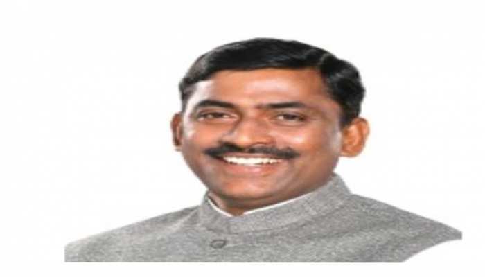 तेलंगाना चुनाव: बीजेपी के मुरलीधर ने कांग्रेस, तेलुगु देशम और TRS पर वोट बैंक की राजनीति का लगाया आरोप तेलंगाना चुनाव: बीजेपी के मुरलीधर ने कांग्रेस, तेलुगु देशम और TRS पर वोट बैंक की राजनीति का लगाया आरोप