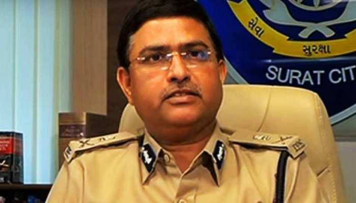 अपने स्पेशल डायरेक्टर राकेश अस्थाना के बचाव में उतरी CBI, घूस लेने के लगे हैं आरोप अपने स्पेशल डायरेक्टर राकेश अस्थाना के बचाव में उतरी CBI, घूस लेने के लगे हैं आरोप