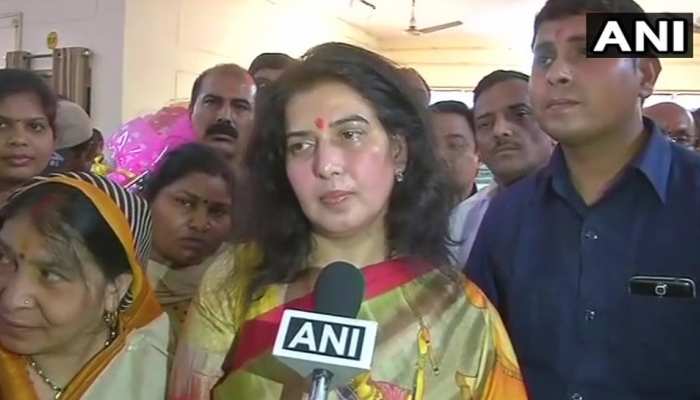 BJP सांसद ने किया राहुल गांधी पर हमला, कहा-'देश के खिलाफ काम करने वालों को करते हैं प्रोत्साहित' BJP सांसद ने किया राहुल गांधी पर हमला, कहा-'देश के खिलाफ काम करने वालों को करते हैं प्रोत्साहित'