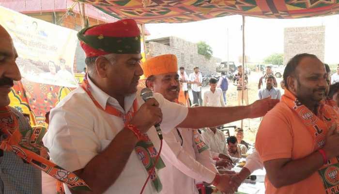 BJP विधायक ने कांग्रेस में शामिल जाटों को बताया पाकिस्तानी, सोशल मीडिया पर शुरू हुआ विरोध! BJP विधायक ने कांग्रेस में शामिल जाटों को बताया पाकिस्तानी, सोशल मीडिया पर शुरू हुआ विरोध!