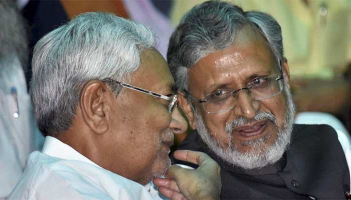 तीन संस्करणों में प्रकाशित होगी नीतीश कुमार की किताब, सुशील मोदी ने किया खुलासा तीन संस्करणों में प्रकाशित होगी नीतीश कुमार की किताब, सुशील मोदी ने किया खुलासा