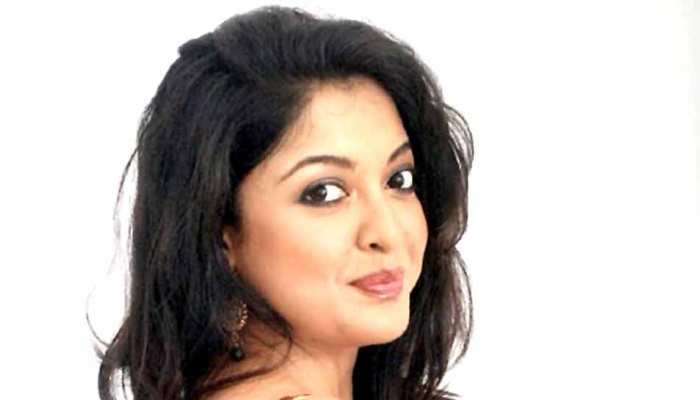 #MeToo पर अमिताभ बच्चन की चुप्पी, तनुश्री दत्ता ने कहा- 'बड़े स्टार' असहज हैं #MeToo पर अमिताभ बच्चन की चुप्पी, तनुश्री दत्ता ने कहा- 'बड़े स्टार' असहज हैं