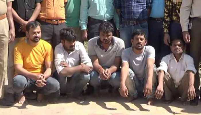 लुटेरों की पिस्टल से अचानक चली गोली, आवाज सुनकर पुलिस ने वारदात से पहले ही दबोचा लुटेरों की पिस्टल से अचानक चली गोली, आवाज सुनकर पुलिस ने वारदात से पहले ही दबोचा